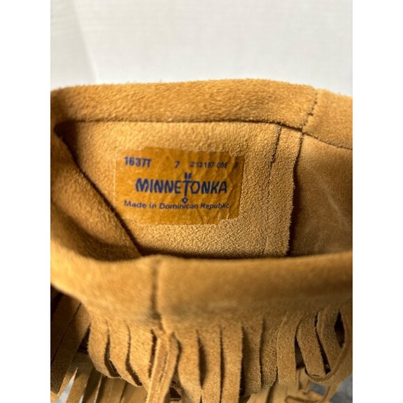Minnetonka Womens Triple Fringe Suede moccasin Boots Size 7 Mid-calf NWO… - Picture 8 of 10